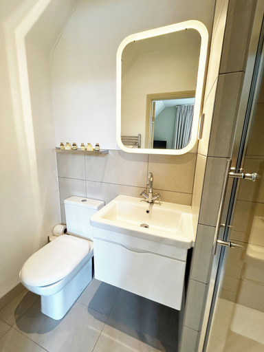 Bathroom 3, The Bear Inn, East Sussex