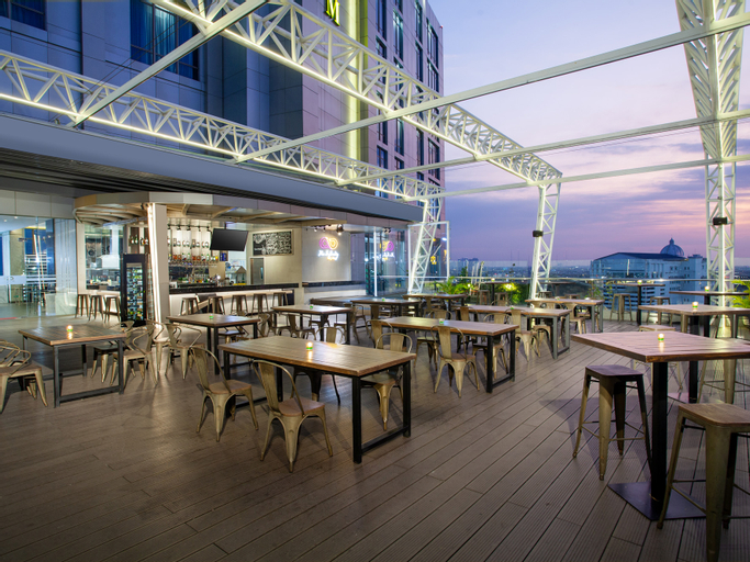 Food & Drinks 2, Platinum Hotel Tunjungan Surabaya, Surabaya