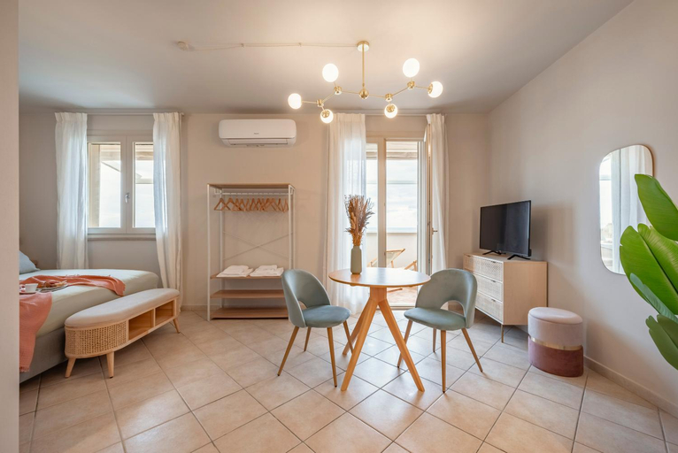Others 4, Zefiro Apartments, Livorno