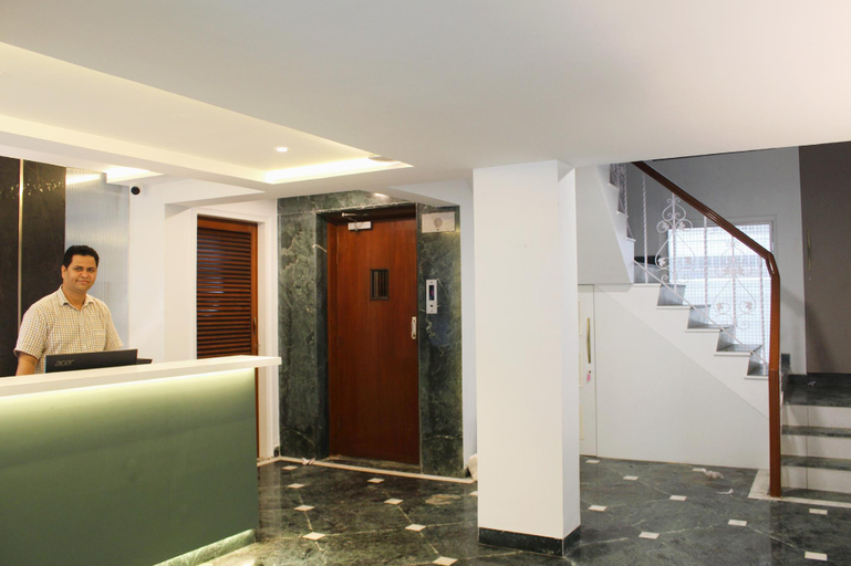 Public Area, White House By Maxxvalue Bandra, Mumbai Suburban