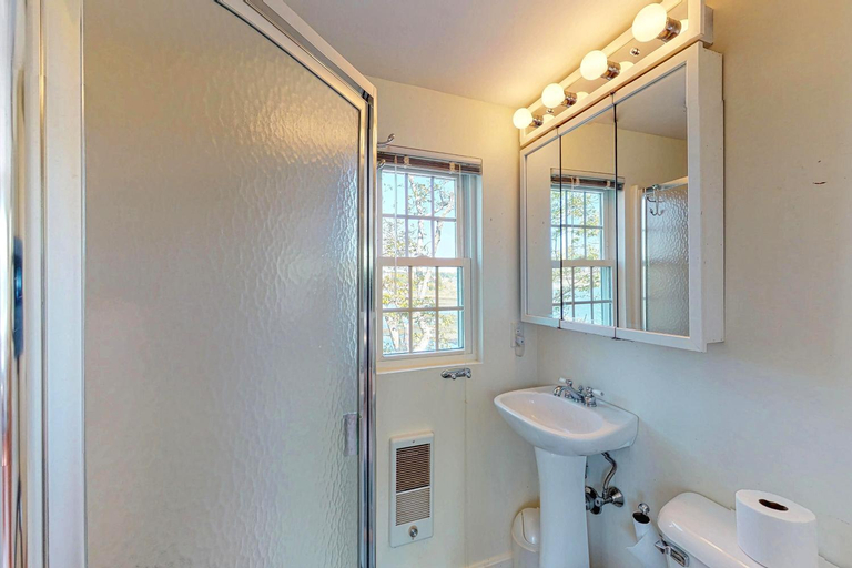 Bathroom, Cottage by the Bay, Barnstable