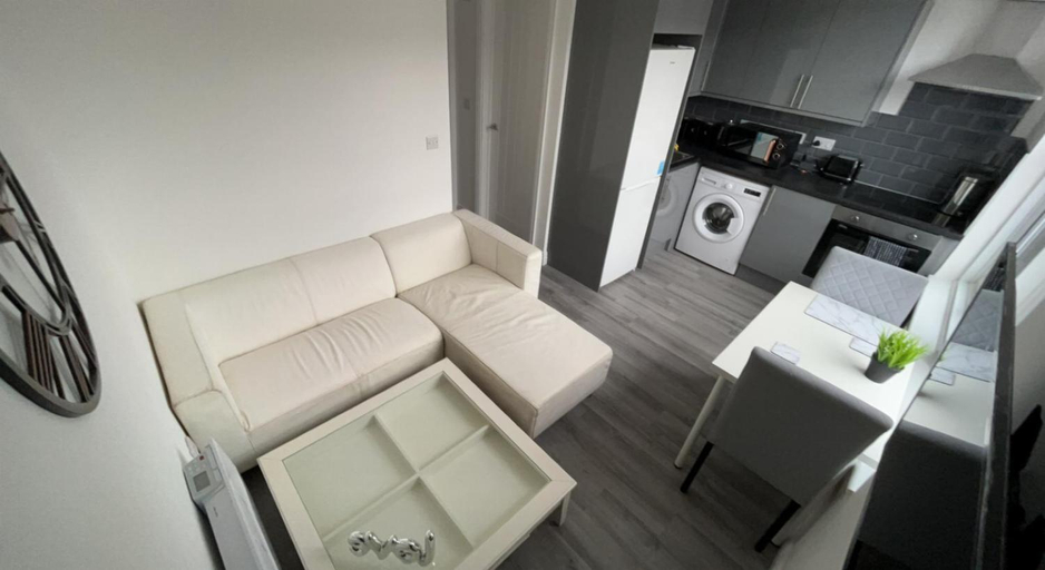 Others 4, Apartment in St Denys, Southampton