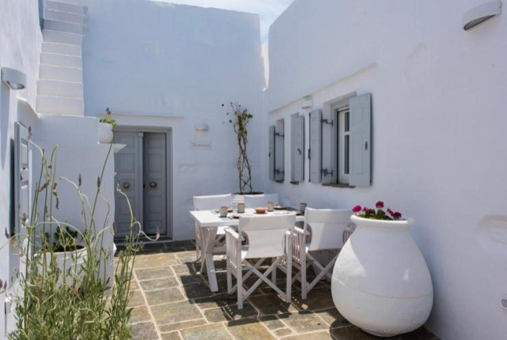 Others 4, Apollonion house, South Aegean