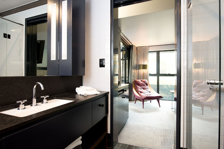 Bathroom 3, Spicers Balfour Hotel, New Farm