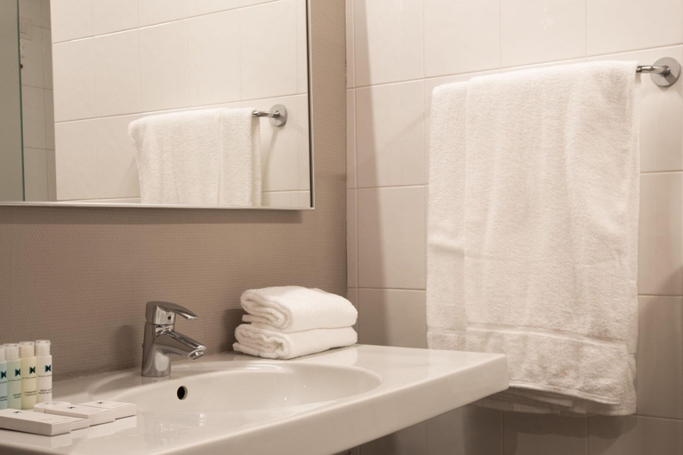 Bathroom 4, Dc Hotel International, Padua