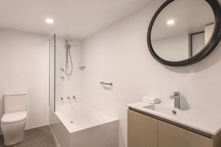 Bathroom 5, Adina Serviced Apartments Canberra Kingston, Canberra