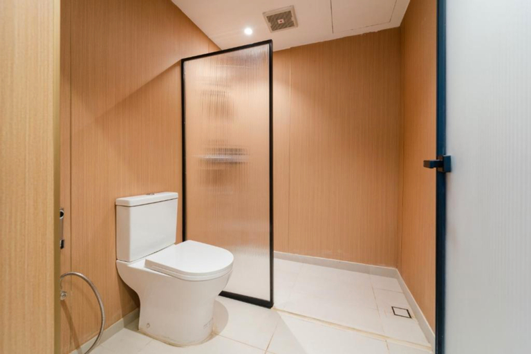Bathroom 23