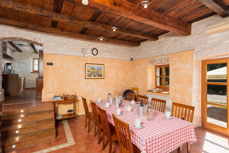 Food & Drinks 3, Villa Damiana, Žminj