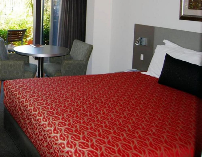 Bedroom 2, Mantra Alice Springs, Alice Springs- Stuart