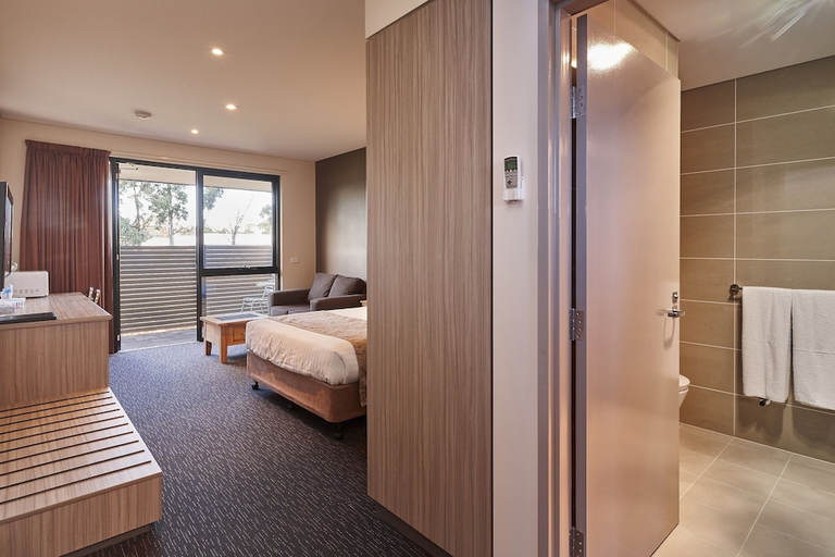 Bedroom 2, Foreshore Hotel, Clarence