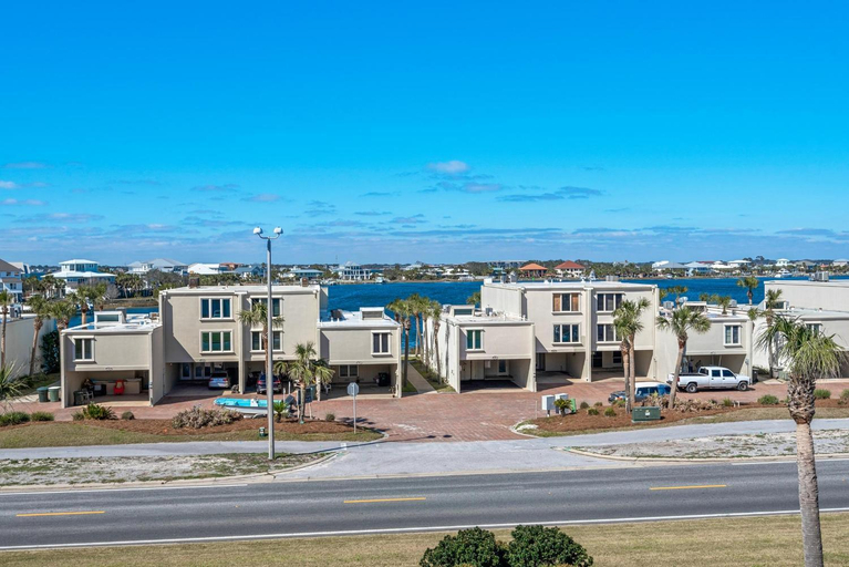 Exterior & Views 2, White Sands 423, Escambia