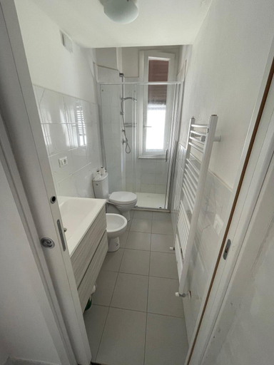 Bathroom, Cavour 414, La Spezia