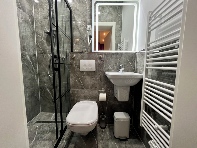 Bathroom 5, Durmaz Hotel, Region Hannover