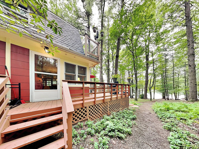 Exterior & Views 2, Arbutus Trail, Garrett