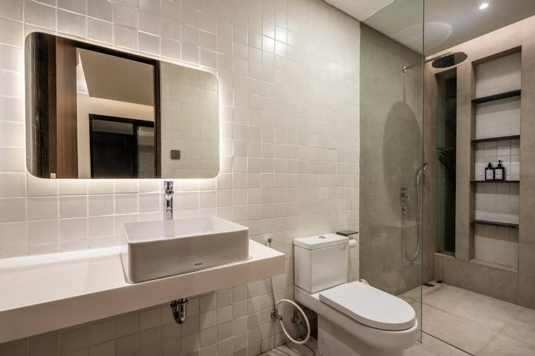 Bathroom 7