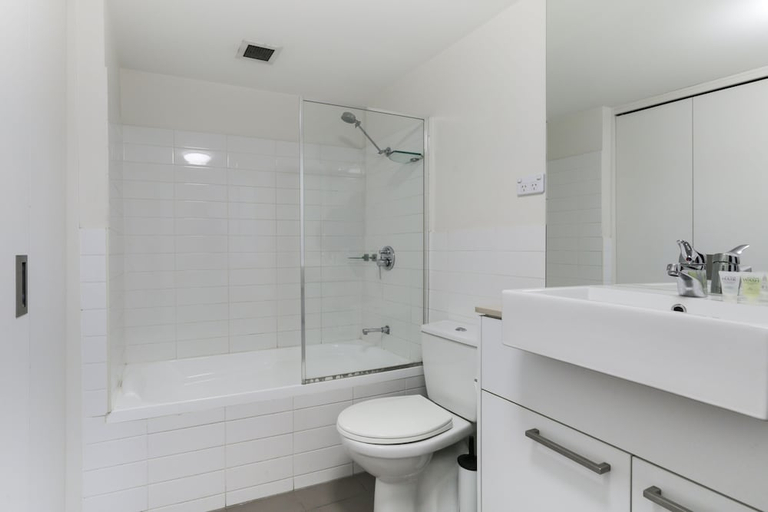 Bathroom 4, Q Resorts, Brisbane