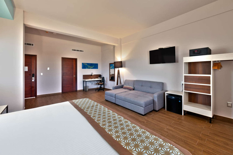 Bedroom 3, Comfort Inn & Suites Los Cabos, La Paz