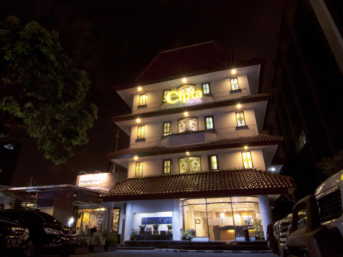 Exterior 1
