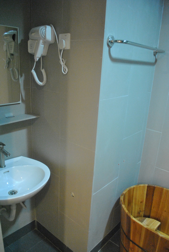 Bathroom 8