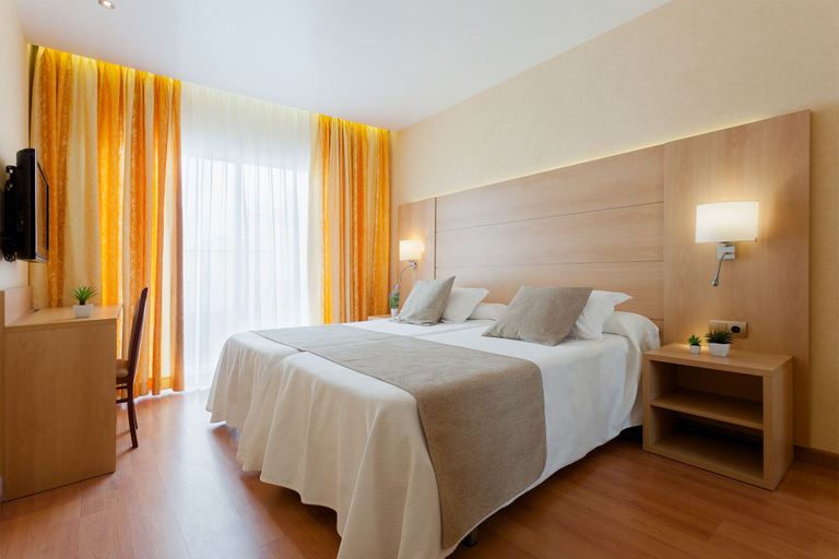 Bedroom 3, Hotel Pimar & Spa, Girona