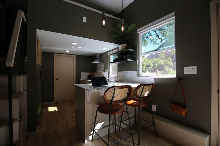 Dining Room 9