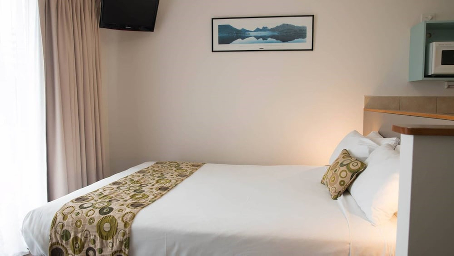 Bedroom 2, Adina Place Motel Apartments, Launceston - Pt B