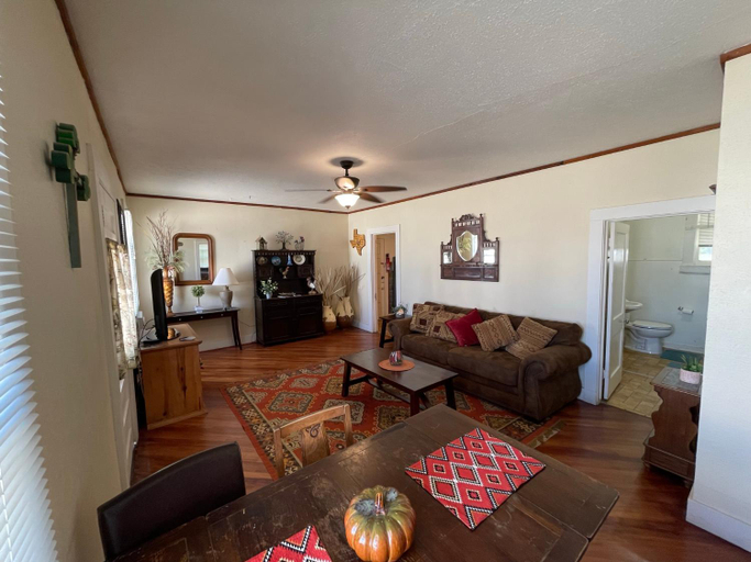 Others 2, Carriage Inn - Cottage, Bandera