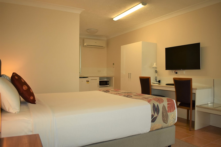Bedroom 3, Best Western Parkside Motor Inn, Coffs Harbour - Pt A