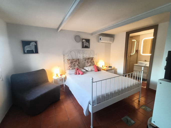 Others 5, Dimora Agata 21, Brindisi
