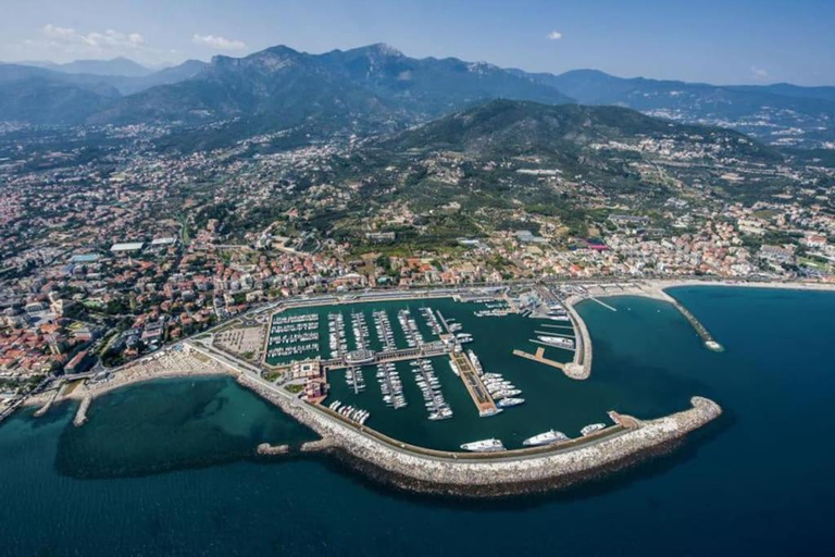 Others 2, Loano: Centro e Mare a portata di mano, Savona
