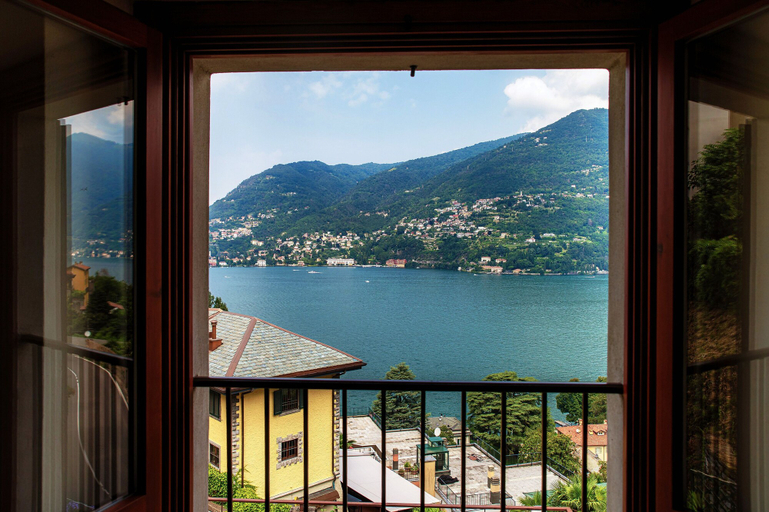 View from property 5, Lake Frame, Como