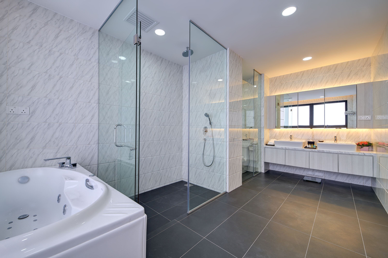 Bathroom 7