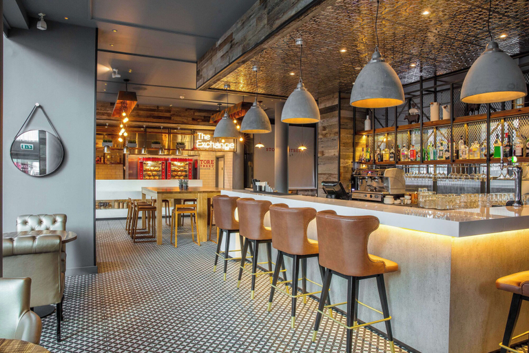 Food & Drinks 2, DoubleTree by Hilton Manchester - Piccadilly, Manchester