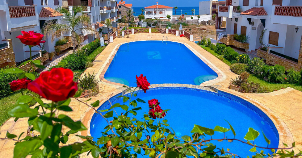 Sport & Beauty, Apartment with pool direct access to sea, Tétouan