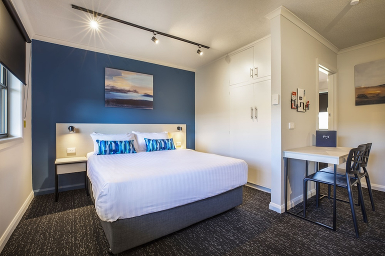 Bedroom 2, Nightcap at Riverside Hotel, West Tamar - Pt A