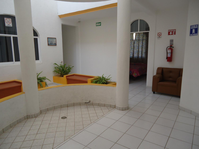 Others 3, Hotel CZ, Dist. Pochutla