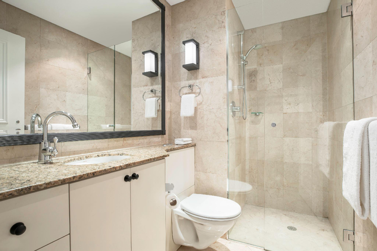 Bathroom 17