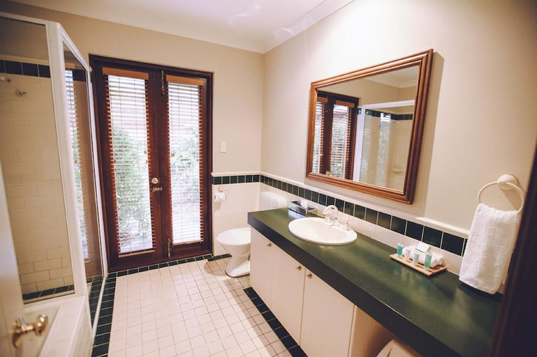 Bathroom 4, Margaret River Resort, Augusta-Margaret River