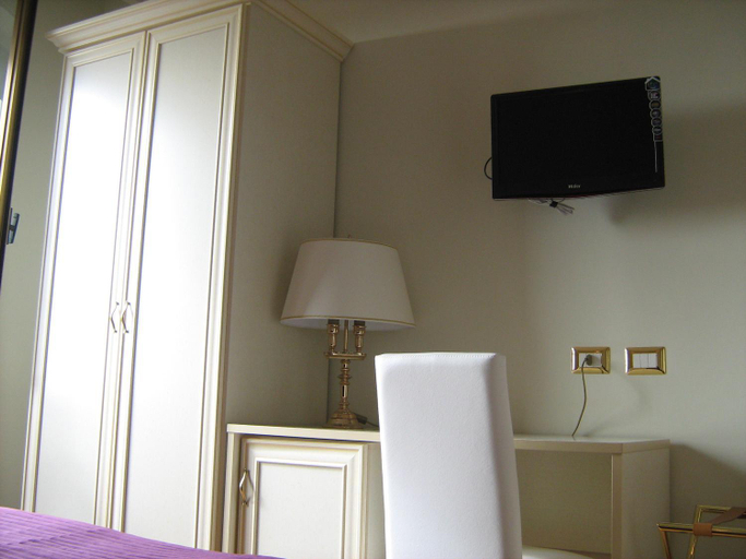 Bedroom 4, Appia Nuova Holiday, Rome