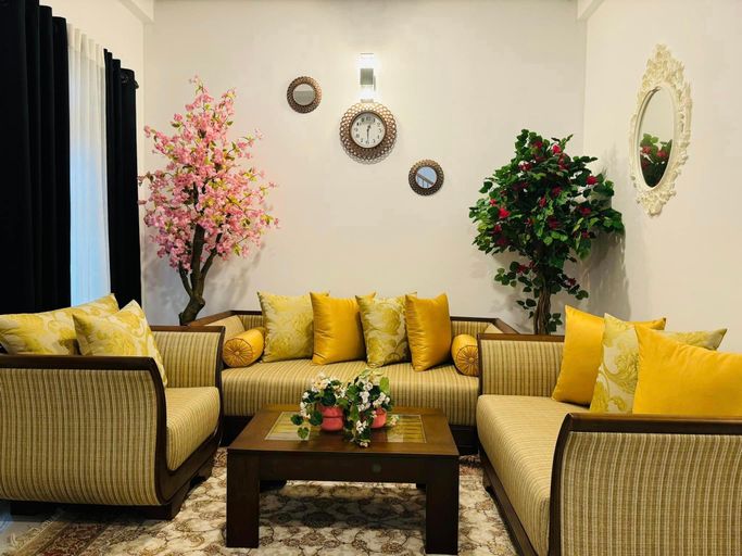 Public Area 3, Hotel White House, Harispattuwa