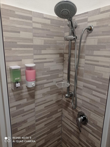 Bathroom 3, La Conchiglia, Agrigento