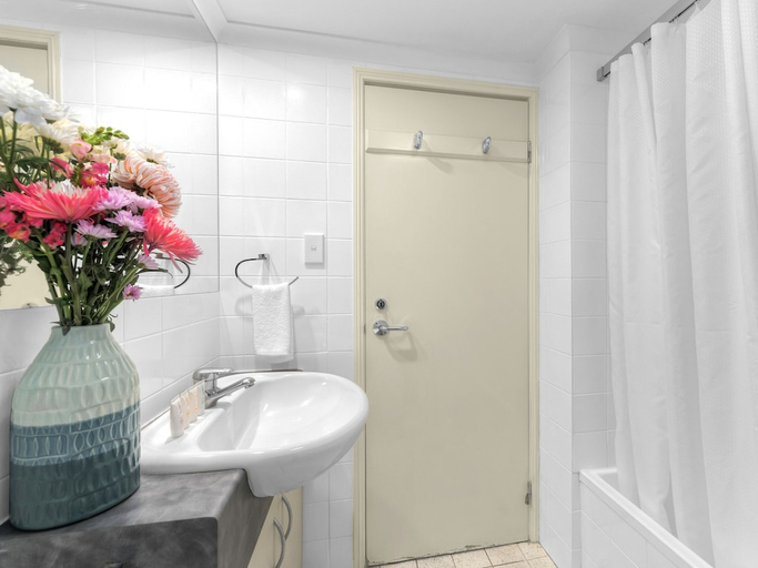 Bathroom 4, Central Brunswick, Fortitude Valley