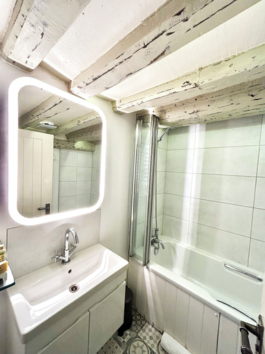 Bathroom 3, The Bear Inn, East Sussex