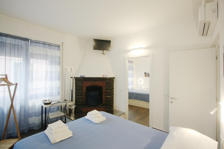 Others 5, Barbj's rooms, La Spezia