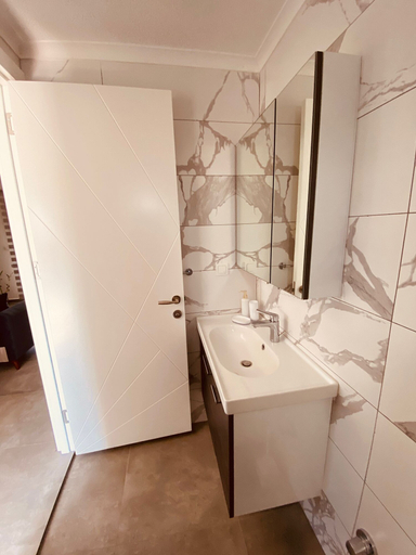 Bathroom 5, Naz Liman Hotel, Bodrum