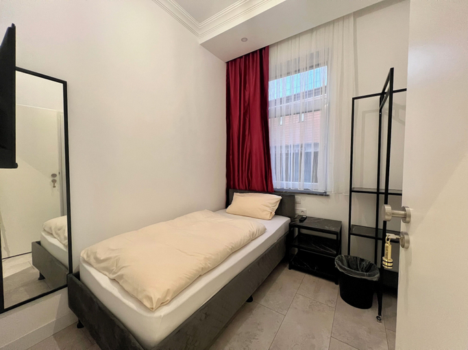 Bedroom 3, Durmaz Hotel, Region Hannover