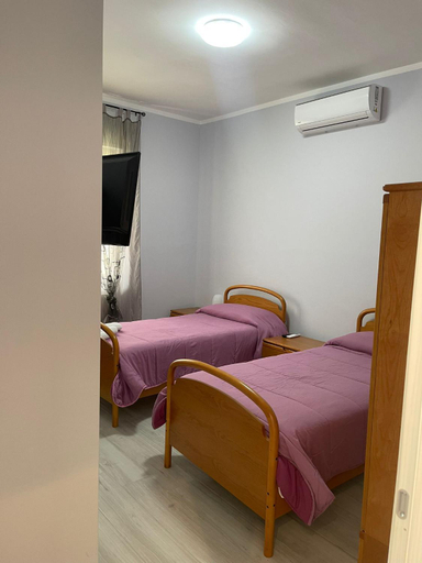 Others 2, Sweet Stay, Rome