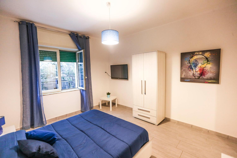 Others 3, Habitat: Luxury home Napoli centro, Napoli