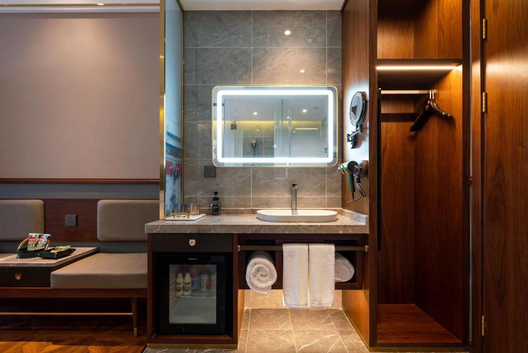 Bathroom 4, Nostalgia S Hotel(Beijing Xidan Financial Street), Beijing