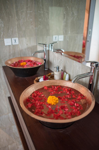 Bathroom 7